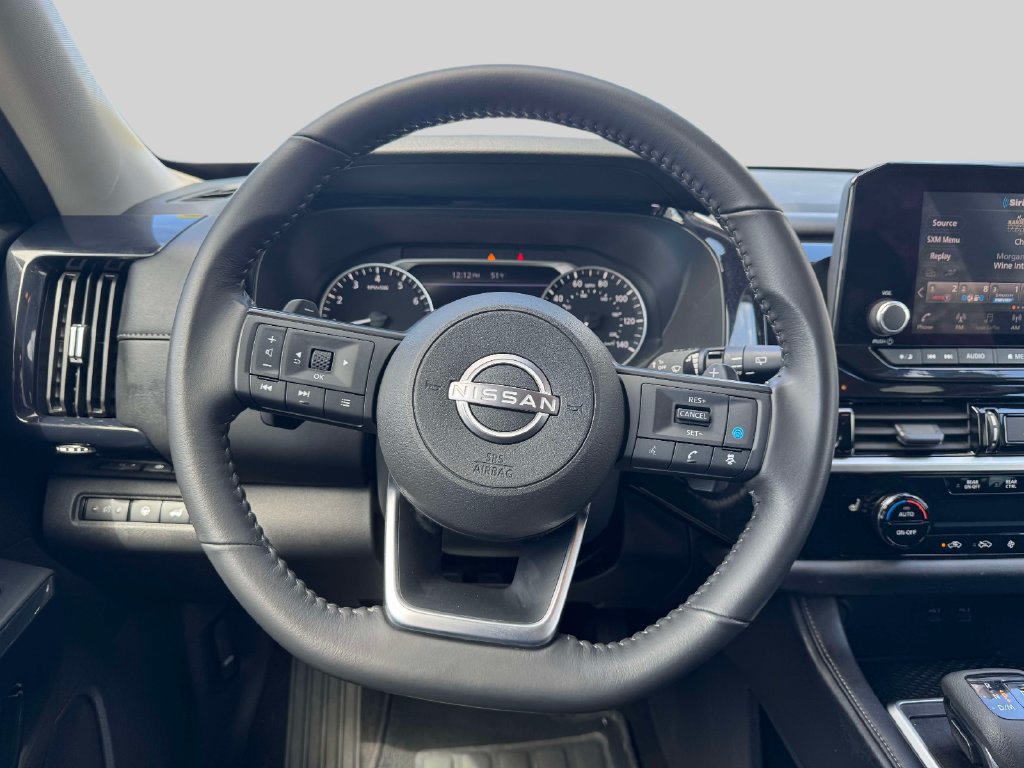 Used 2025 Nissan Pathfinder SV AWD/4WD image 13