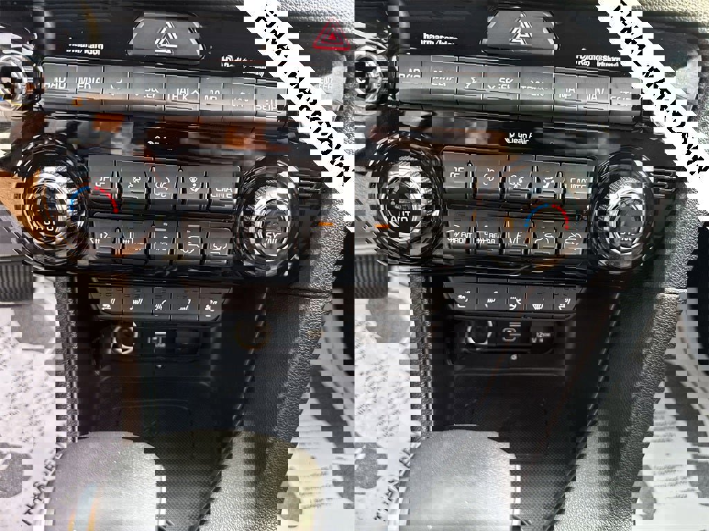 Used 2021 Kia Sportage EX w/ EX Technology Package image 23