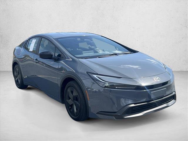 Used 2025 Toyota Prius LE image 3