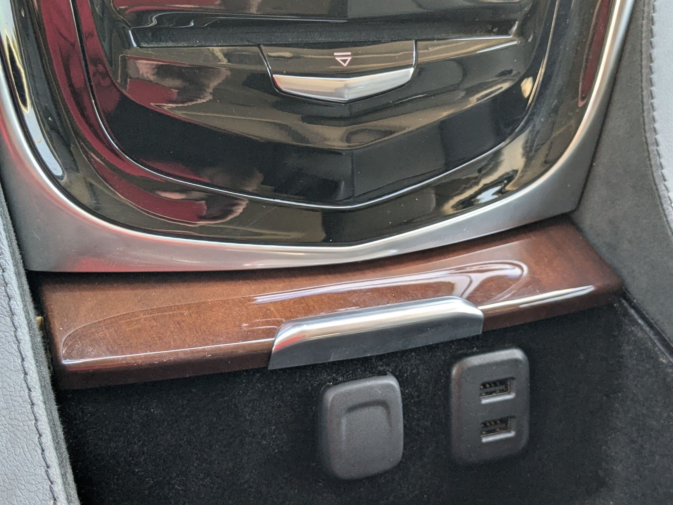 Used 2019 Cadillac Escalade Luxury AWD/4WD image 24