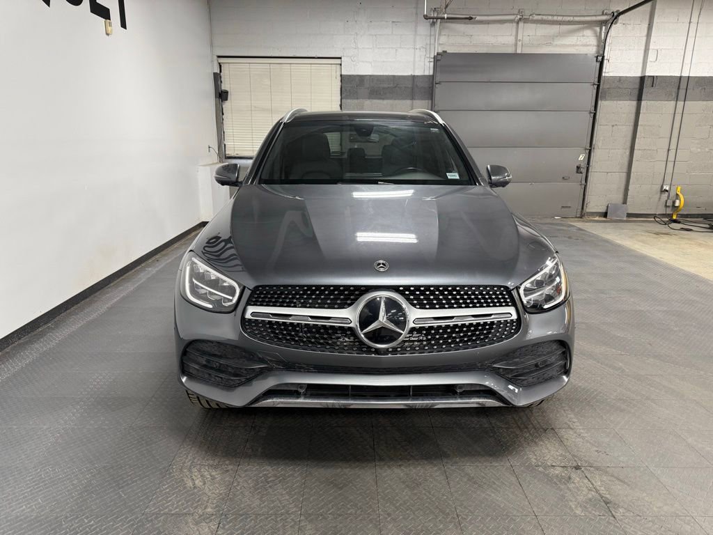 Used 2021 Mercedes-Benz GLC 300 4MATIC image 3
