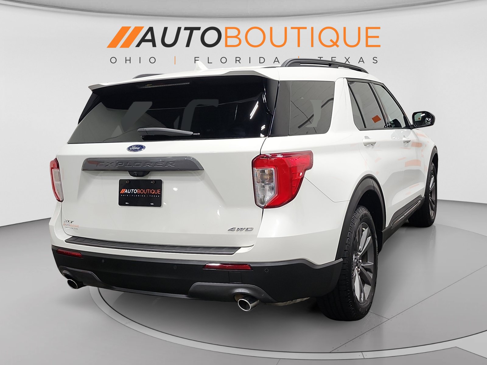Used 2021 Ford Explorer XLT w/ Equipment Group 202A AWD/4WD image 6