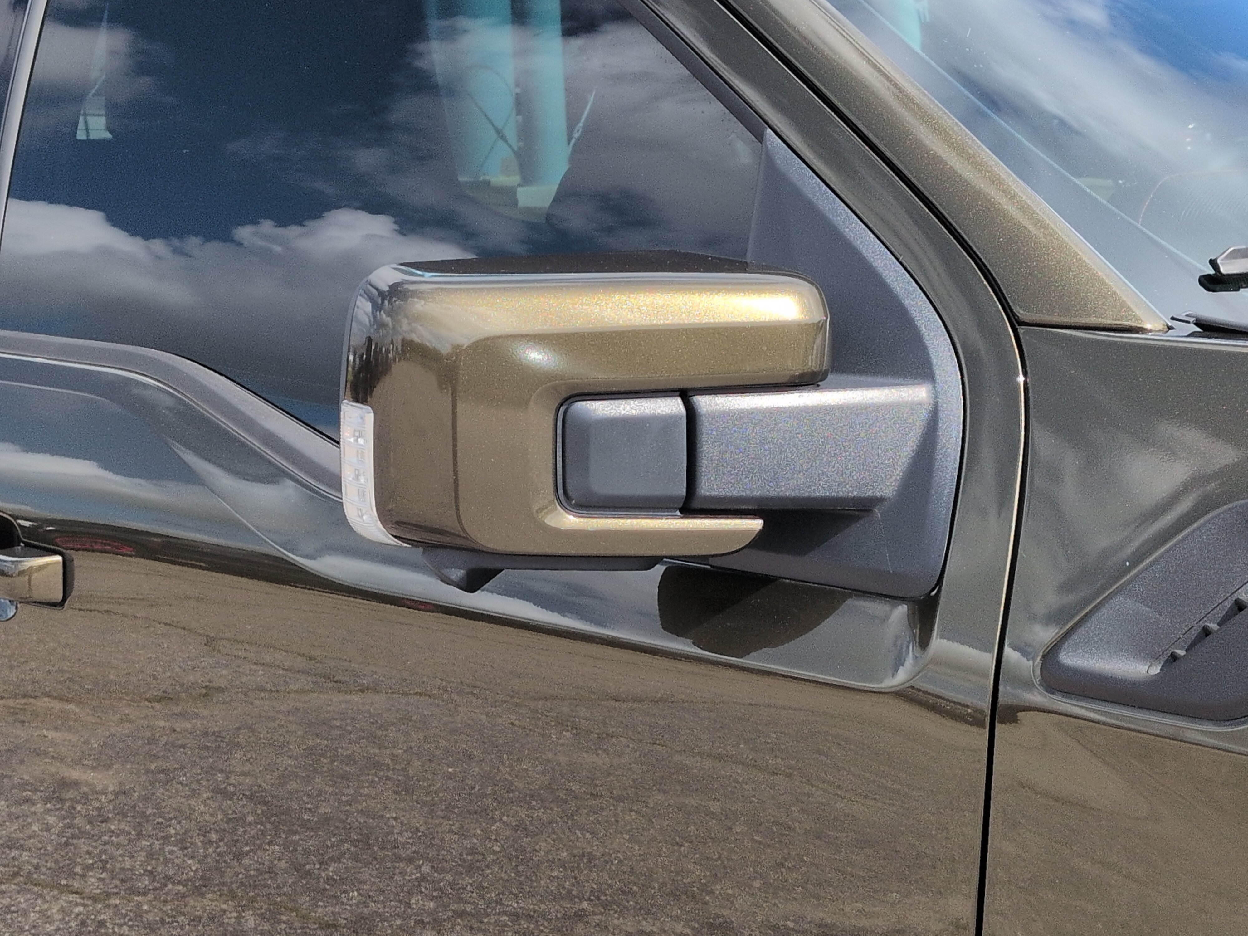 Used 2025 Ford F150 Raptor AWD/4WD image 10