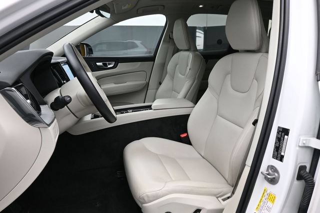 Used 2024 Volvo XC60 B5 Plus w/ Protection Package Premier AWD/4WD image 10