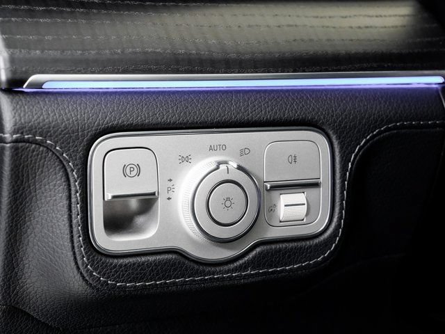 Used 2021 Mercedes-Benz GLS 580 4MATIC image 11