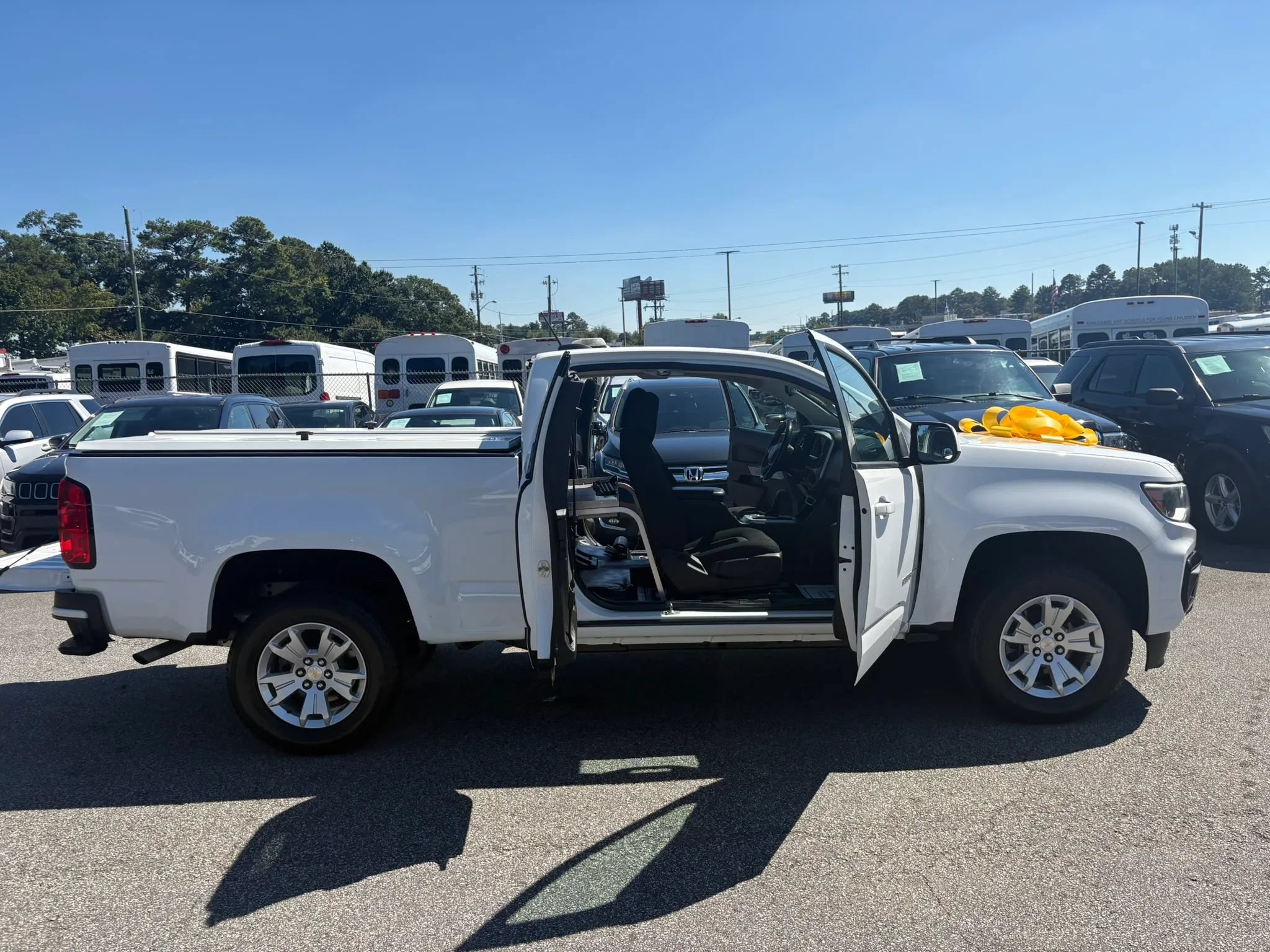 Used 2021 Chevrolet Colorado LT w/ Fleet Safety Package RWD image 29