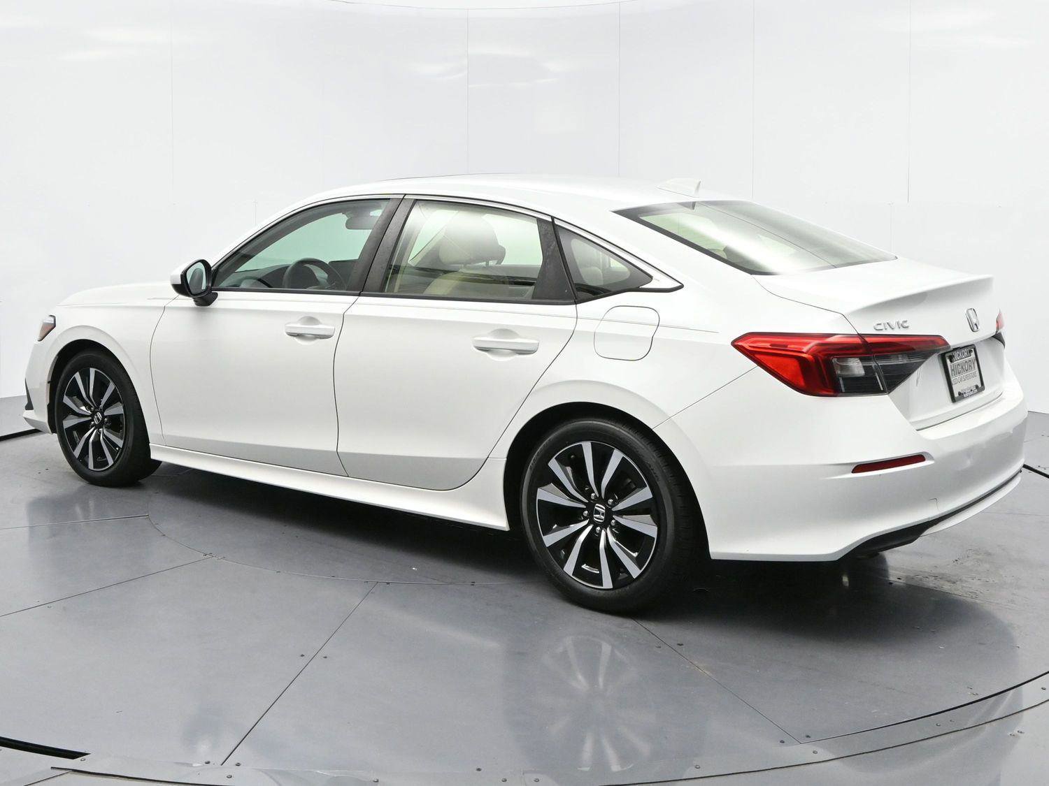 Used 2022 Honda Civic EX image 5