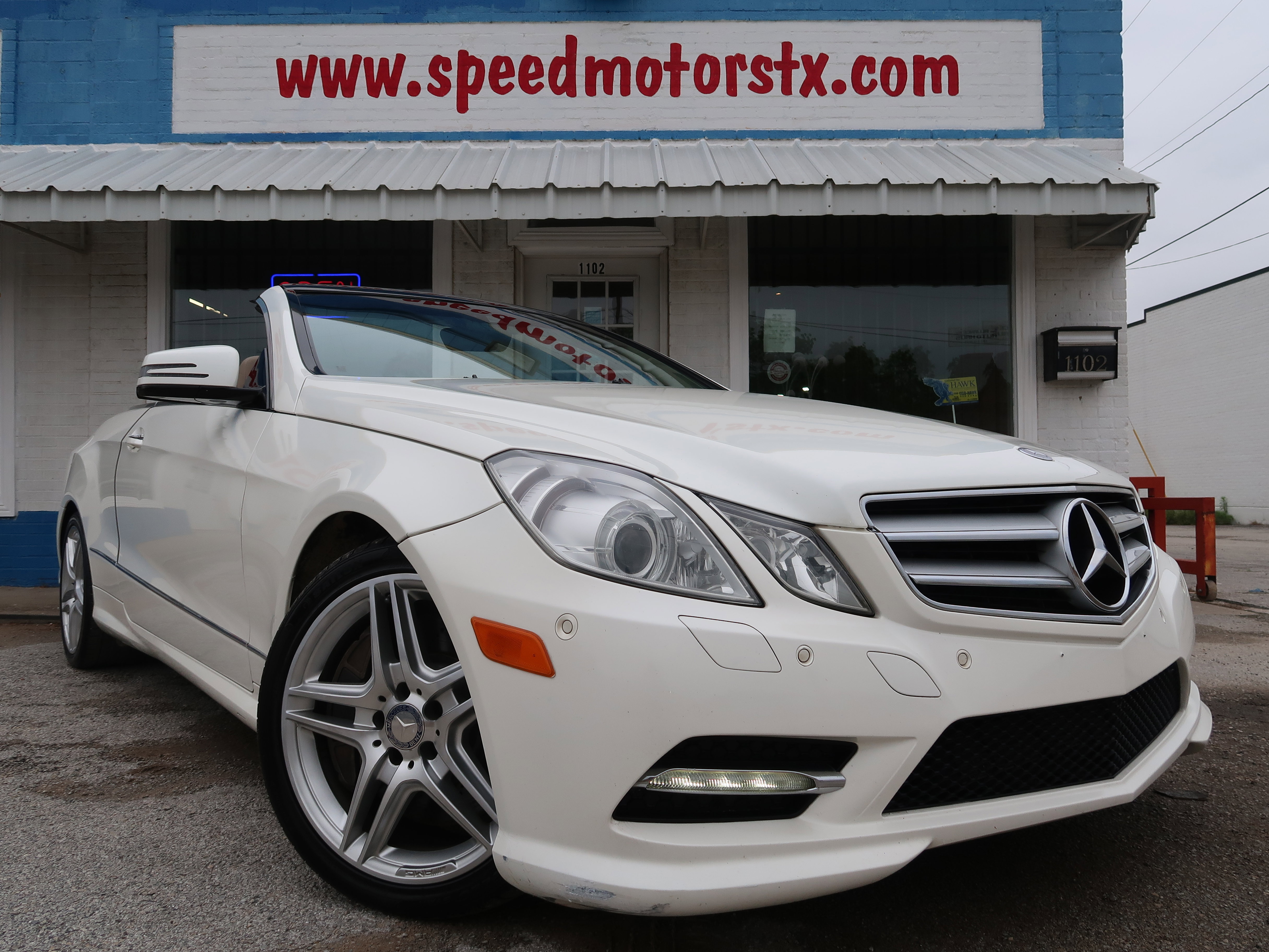 Used 2013 Mercedes-Benz E 550 Cabriolet image 2