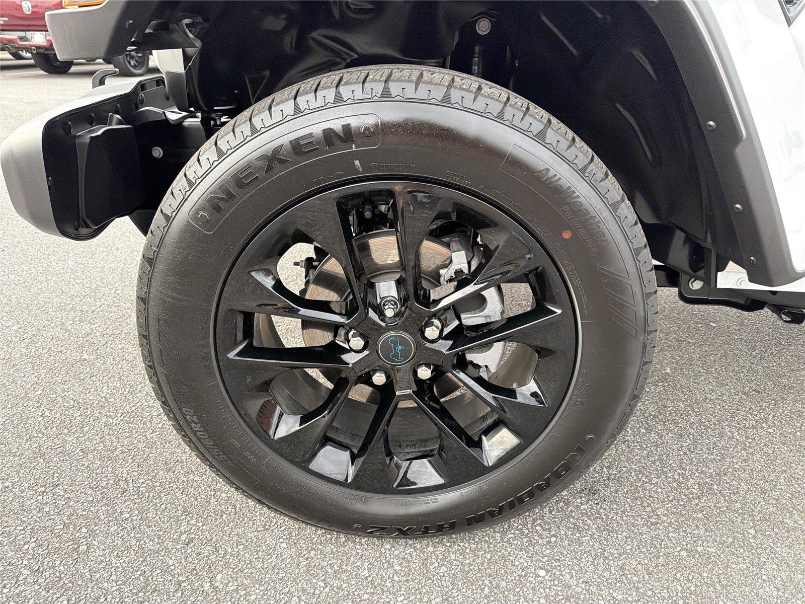 Used 2025 Jeep Wrangler Sahara w/ Safety Group image 12