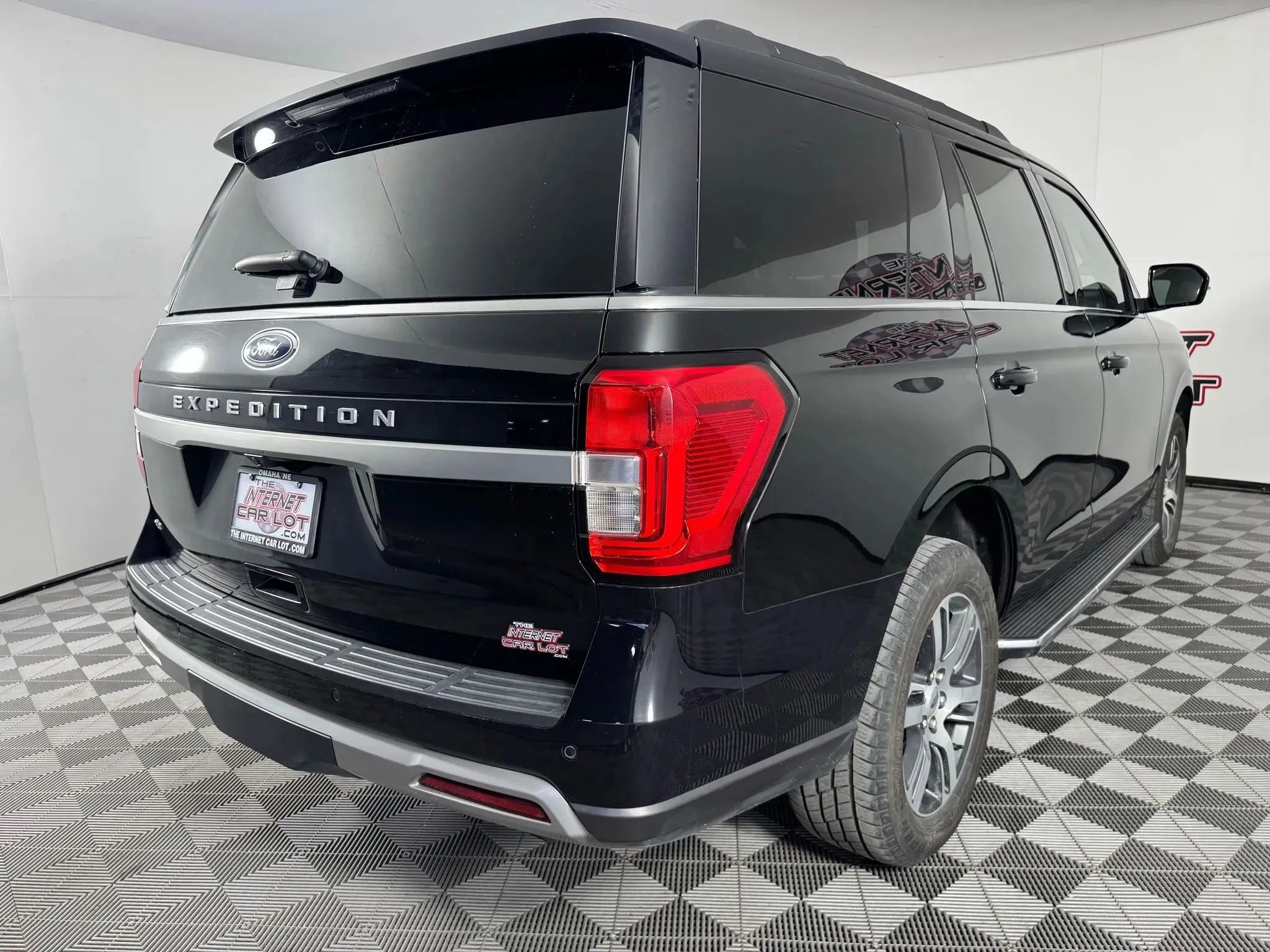 Used 2023 Ford Expedition XLT image 33