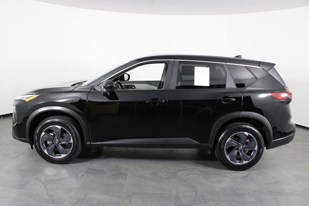 Certified 2025 Nissan Rogue SV image 12