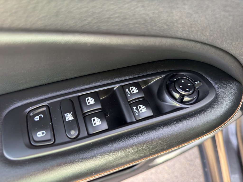 Used 2020 Jeep Compass Latitude w/ Cold Weather Group image 12