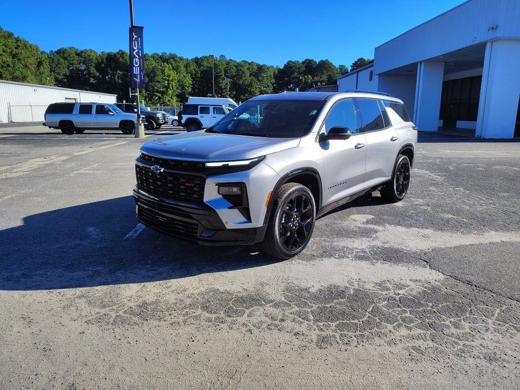 Used 2024 Chevrolet Traverse RS w/ LPO, Floor Liner Package image 2