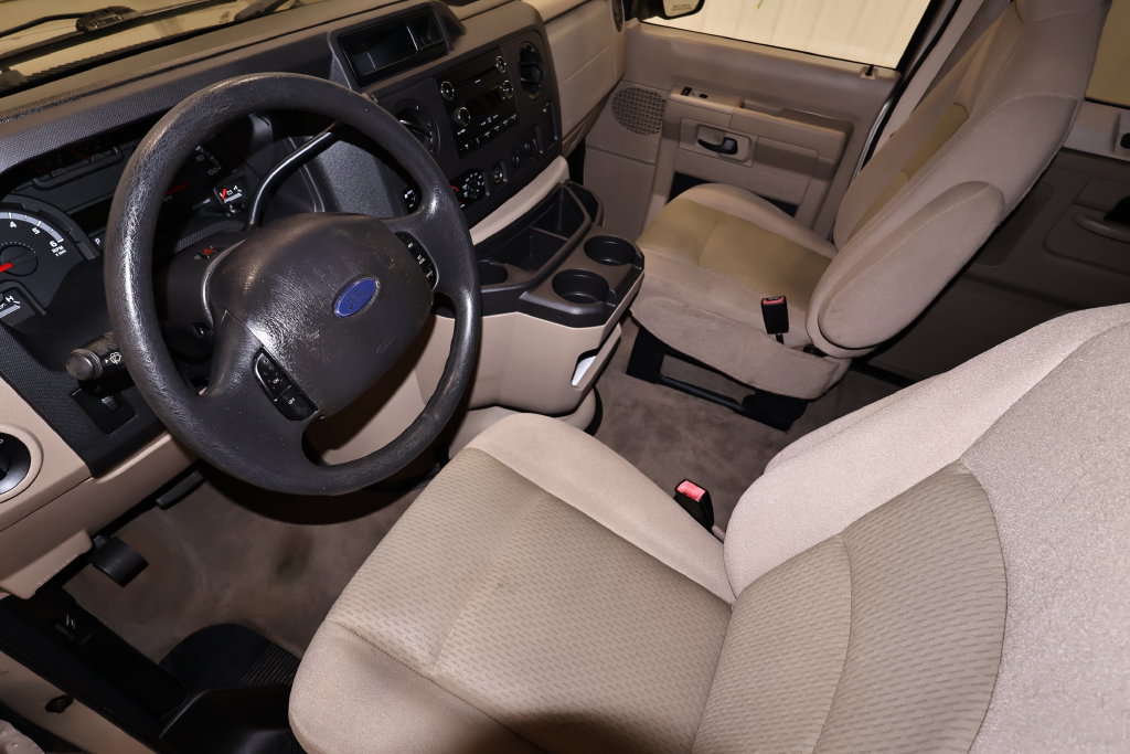 Used 2009 Ford E-350 and Econoline 350 XL RWD image 24