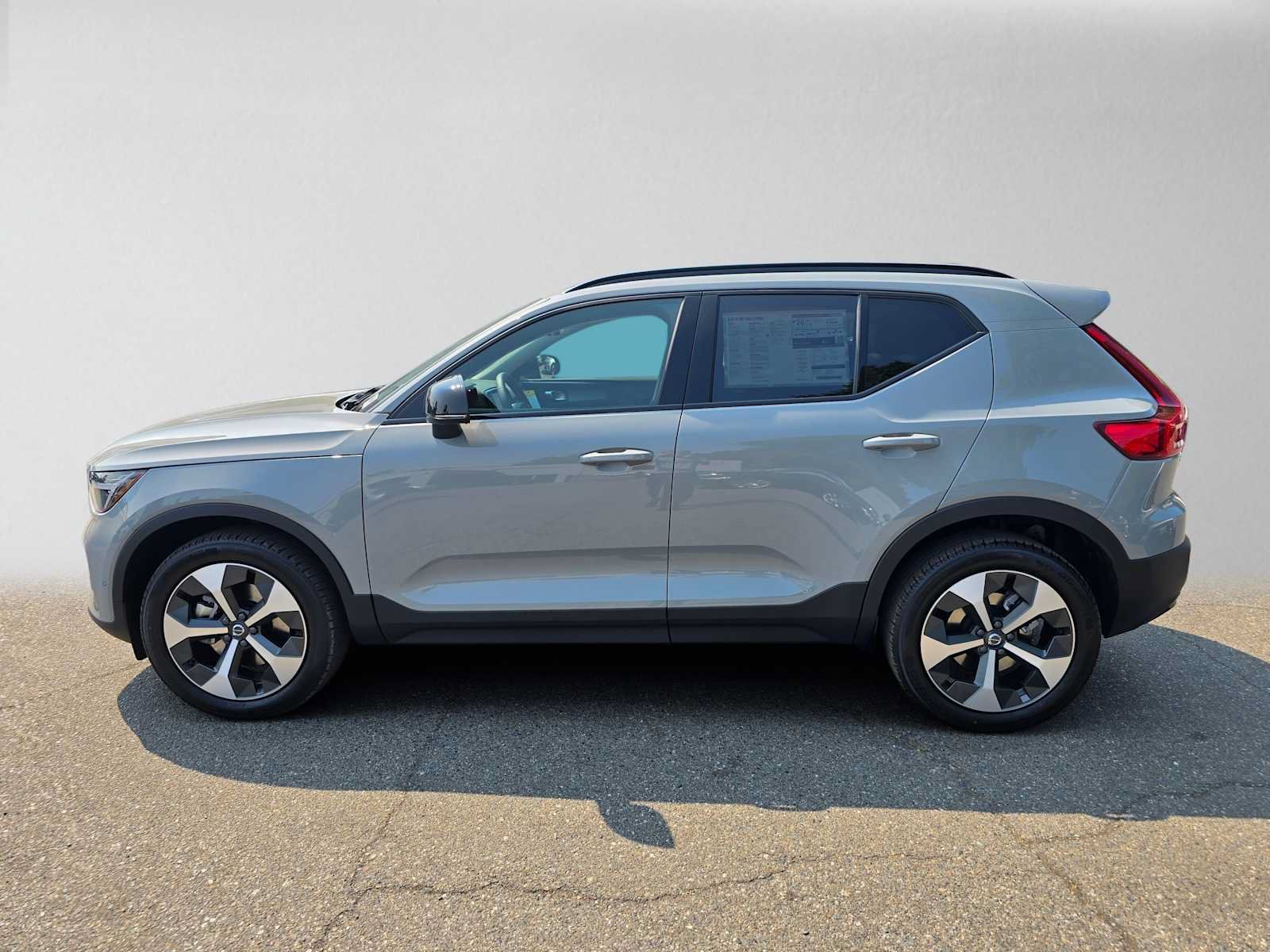 New 2026 Volvo XC40 B5 Plus w/ Protection Package Premier AWD/4WD image 6
