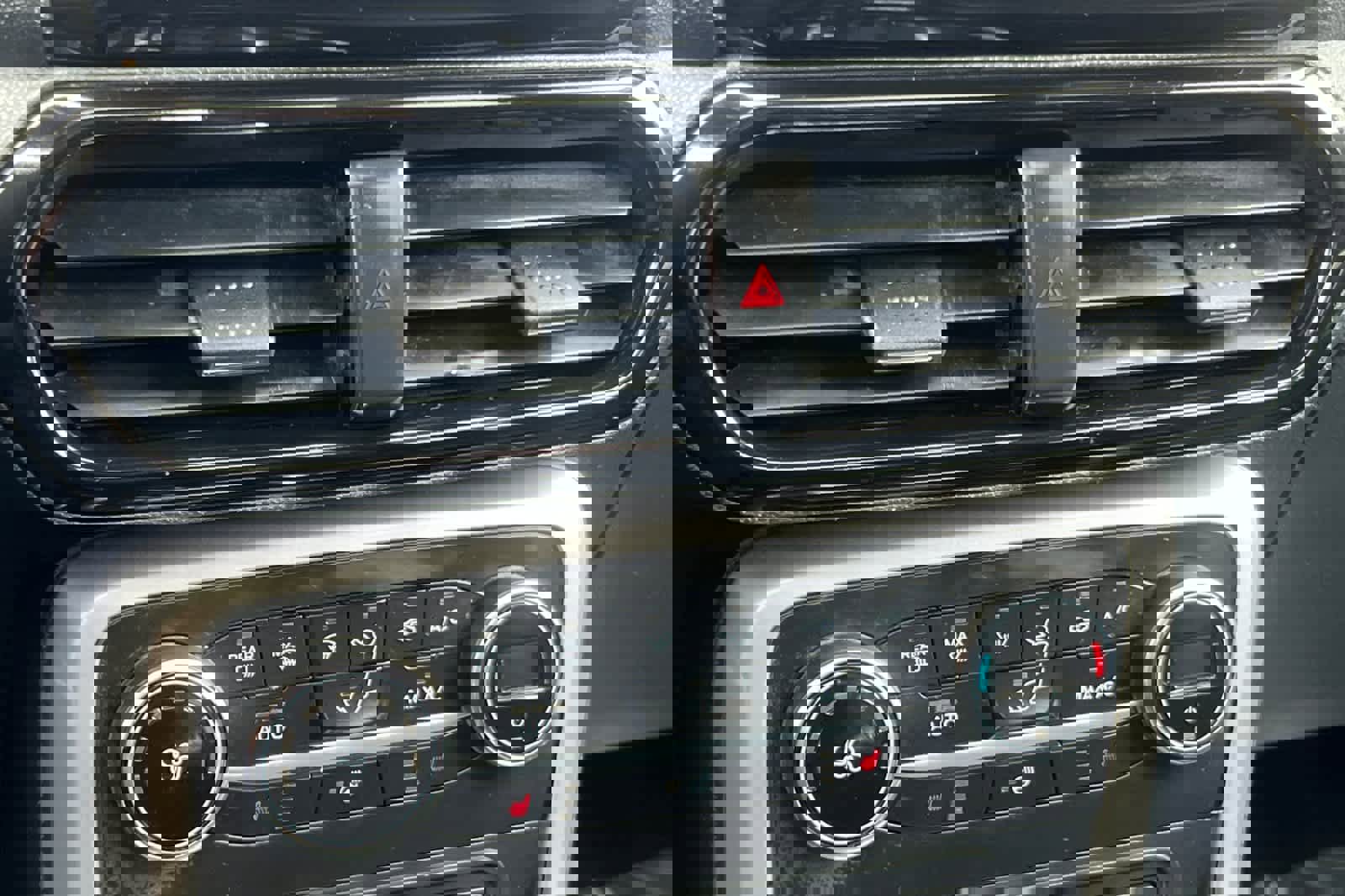 Used 2021 Ford EcoSport Titanium image 22