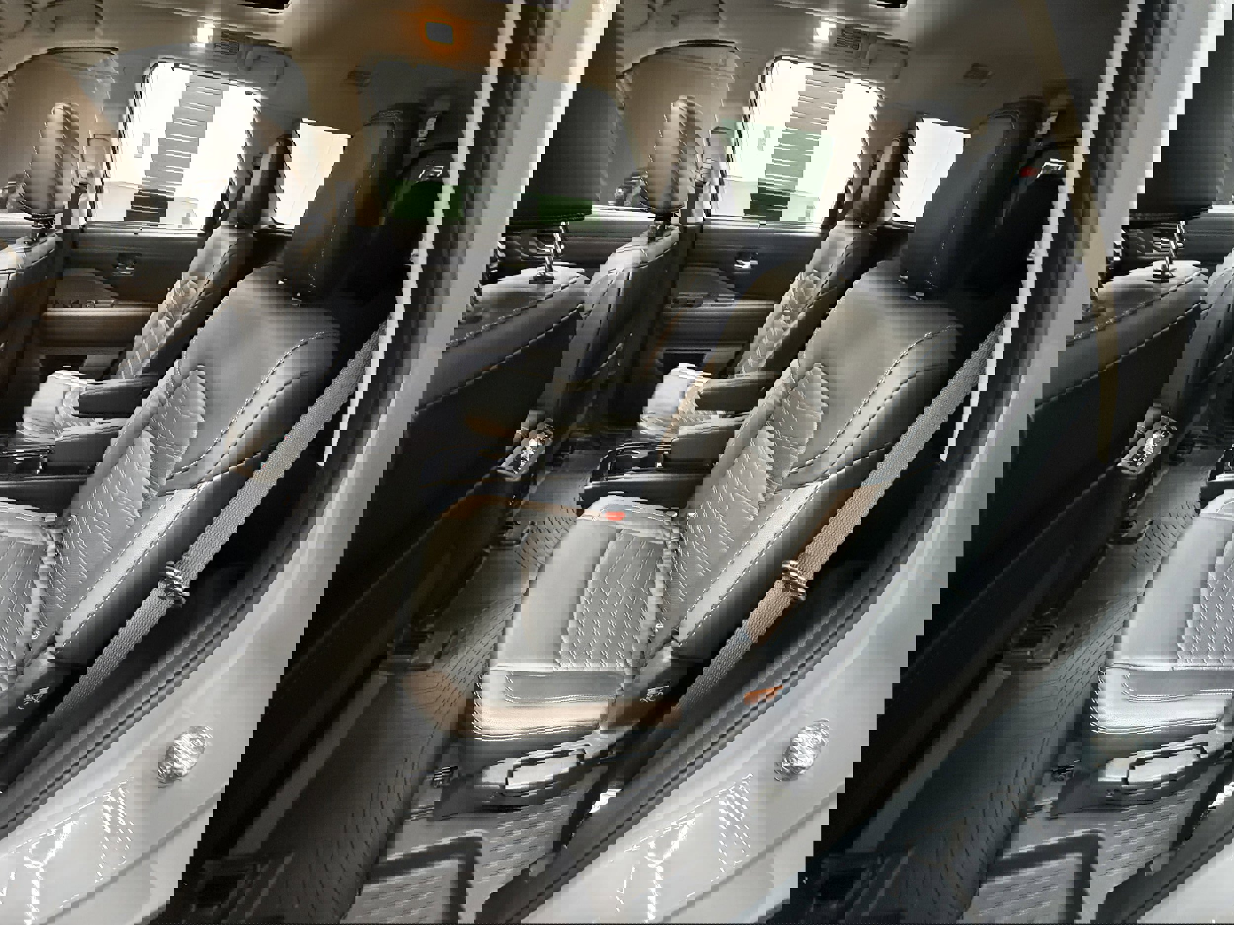 Used 2022 Nissan Pathfinder Platinum image 26