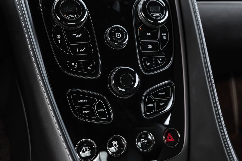 Used 2016 Aston Martin Vanquish Coupe RWD image 22