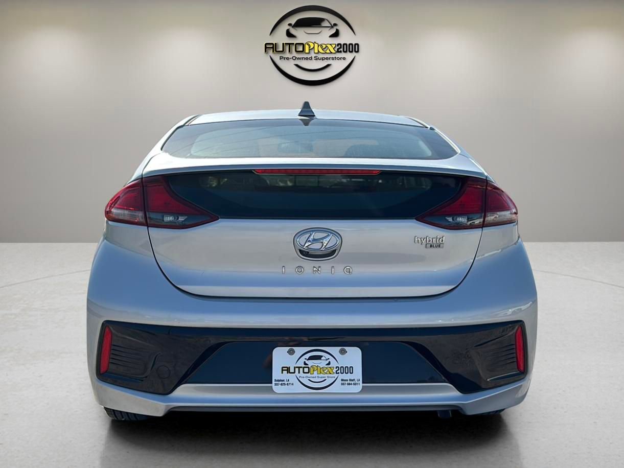 Used 2018 Hyundai Ioniq Blue FWD image 4