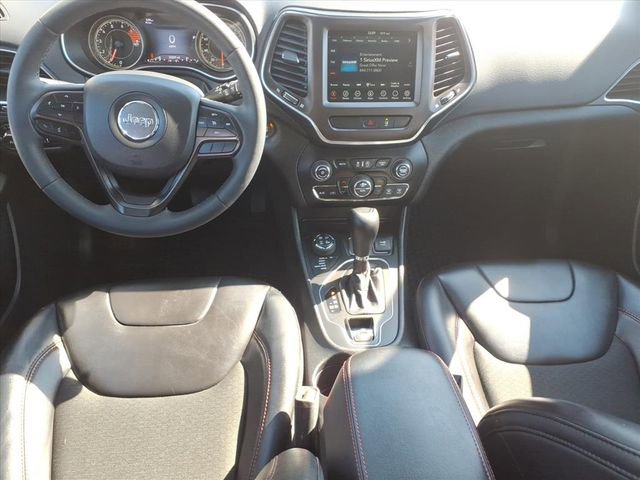 Used 2022 Jeep Cherokee Trailhawk image 12