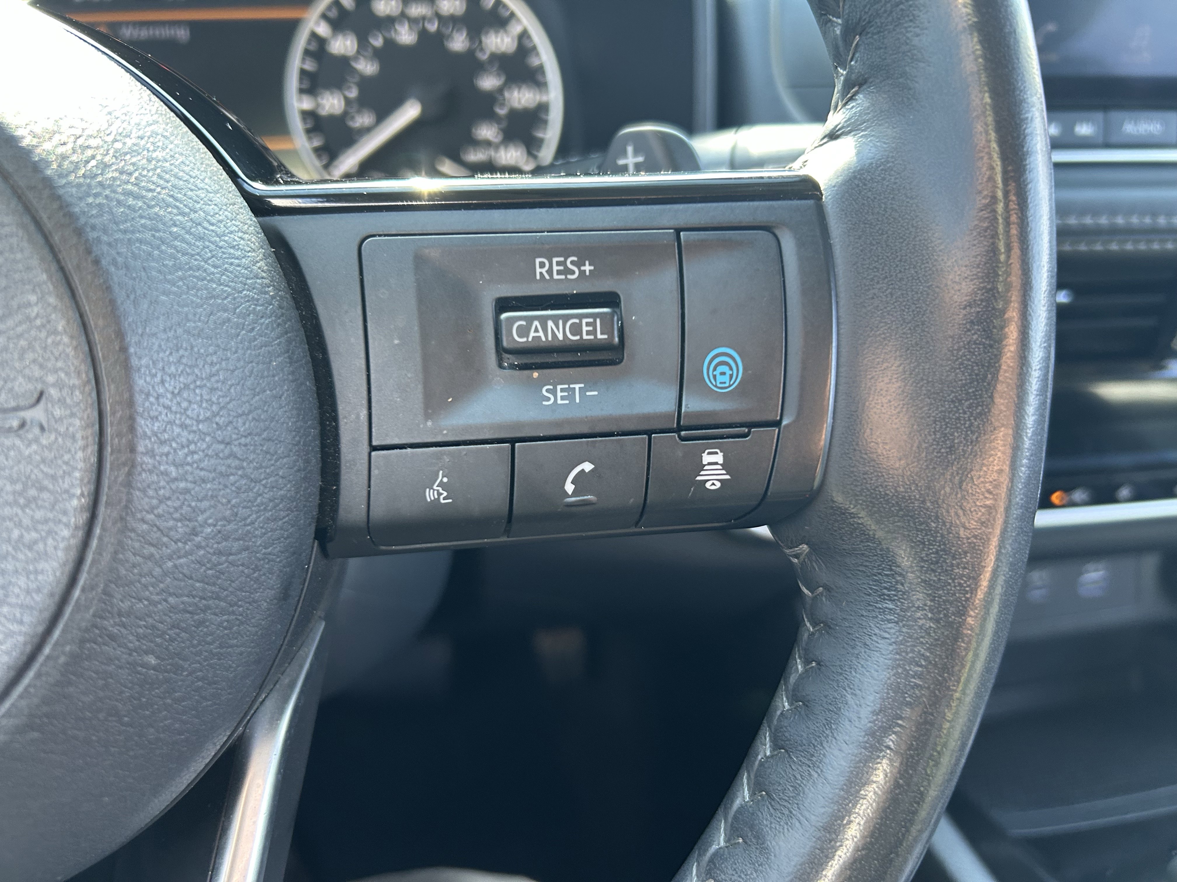 Used 2023 Nissan Rogue SV w/ SV Premium Package AWD/4WD image 17