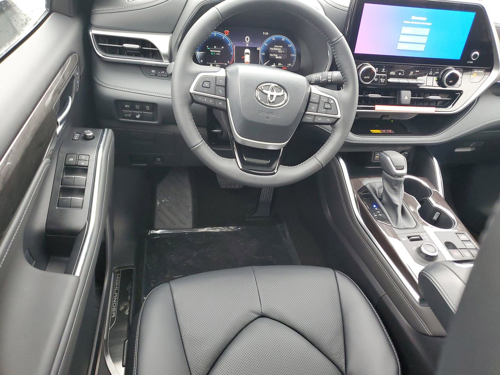 New 2026 Toyota Highlander Platinum image 11