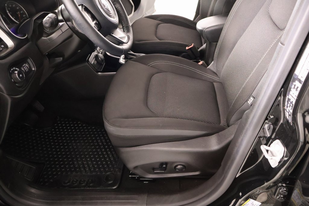 Used 2023 Jeep Renegade Latitude w/ Premium Group image 13