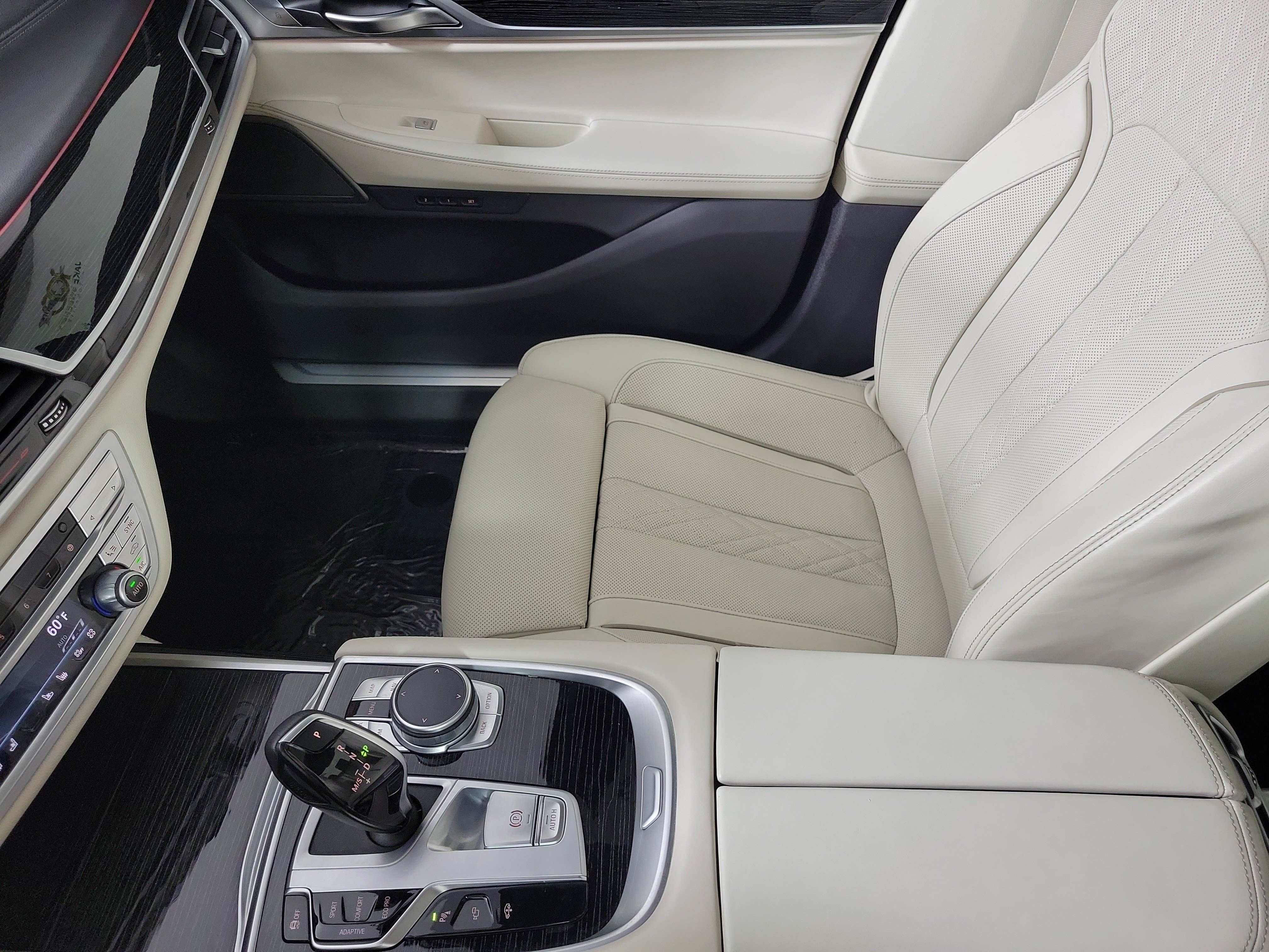 Used 2022 BMW 750i xDrive w/ M Sport Package AWD/4WD image 23