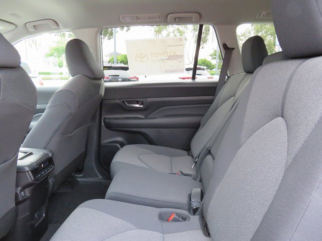 New 2026 Toyota Grand Highlander LE image 18