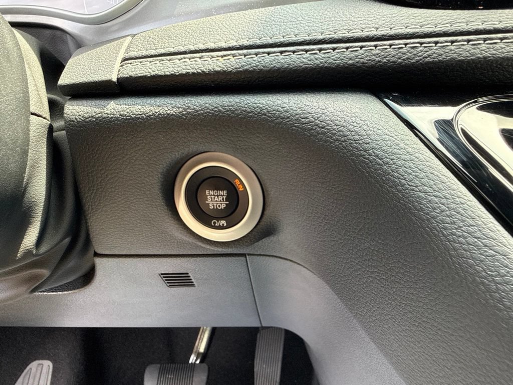 New 2026 Chrysler Pacifica Select AWD/4WD image 34