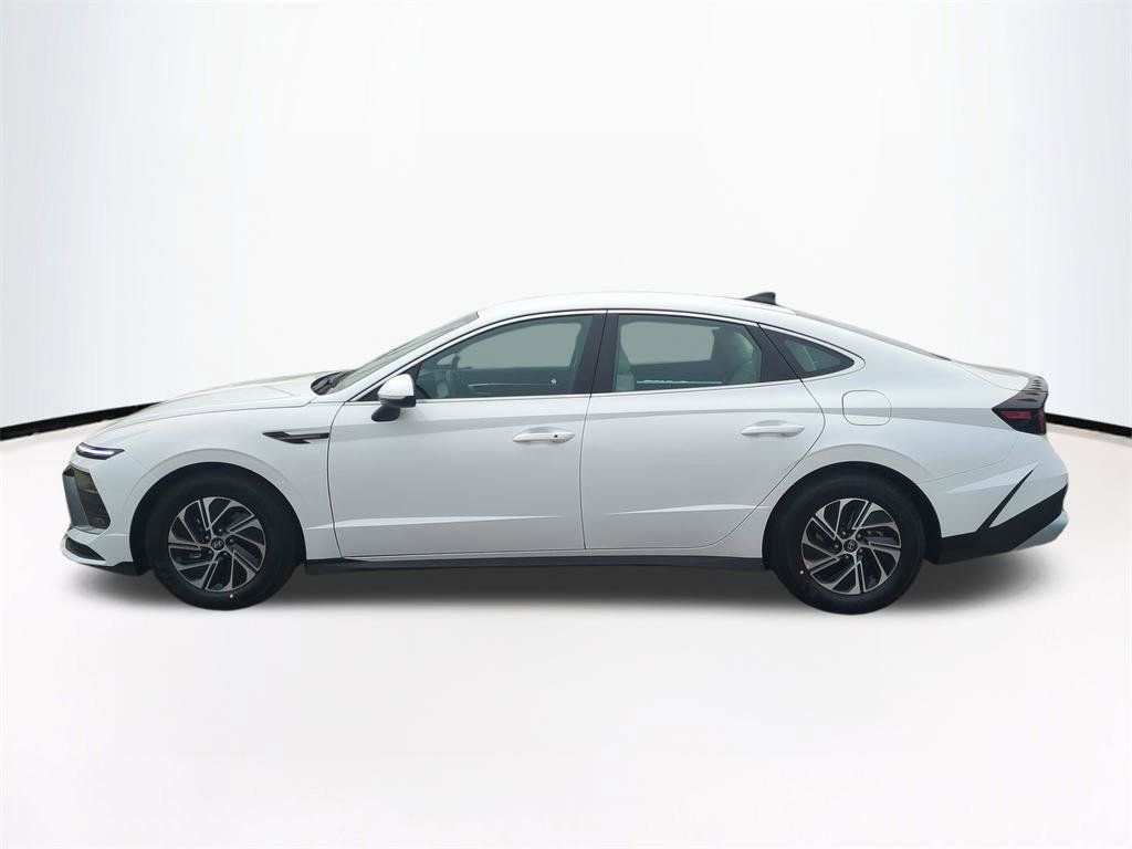 New 2026 Hyundai Sonata Blue FWD image 8