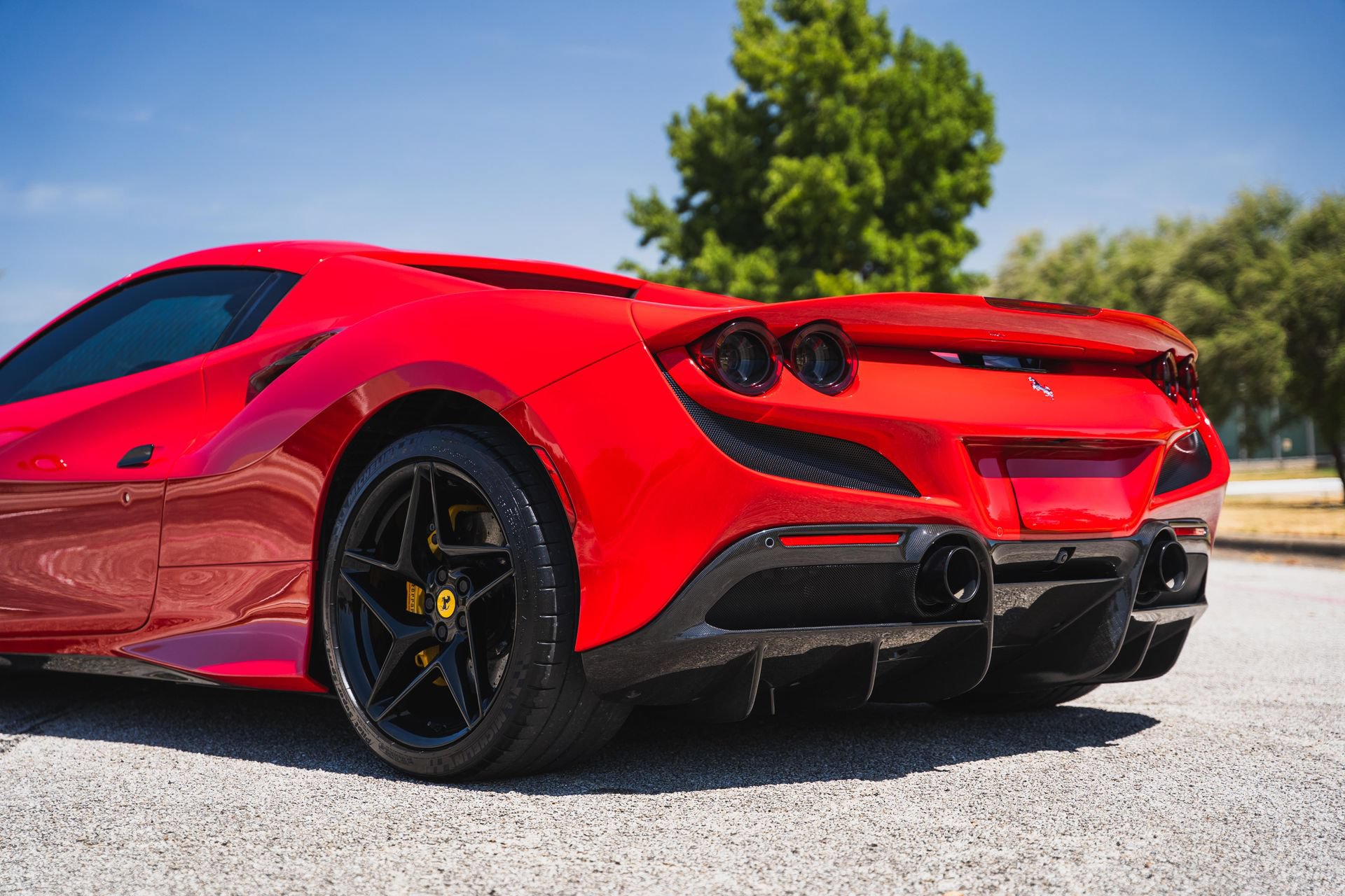 Used 2021 Ferrari F8 Tributo RWD image 20