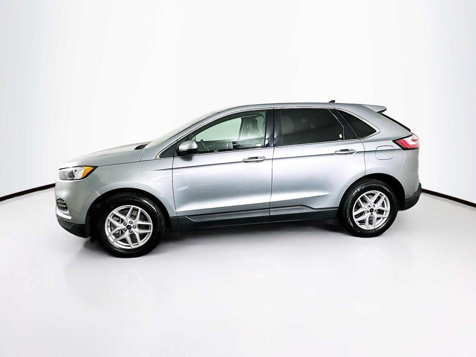 Used 2024 Ford Edge SEL image 4