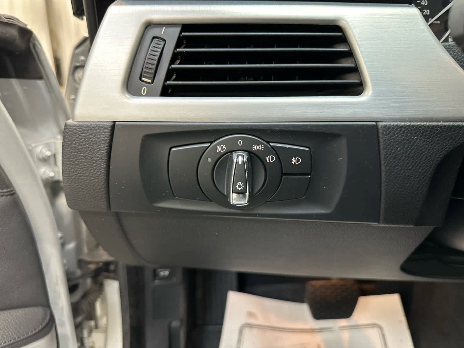 Used 2009 BMW 335i xDrive Coupe image 19