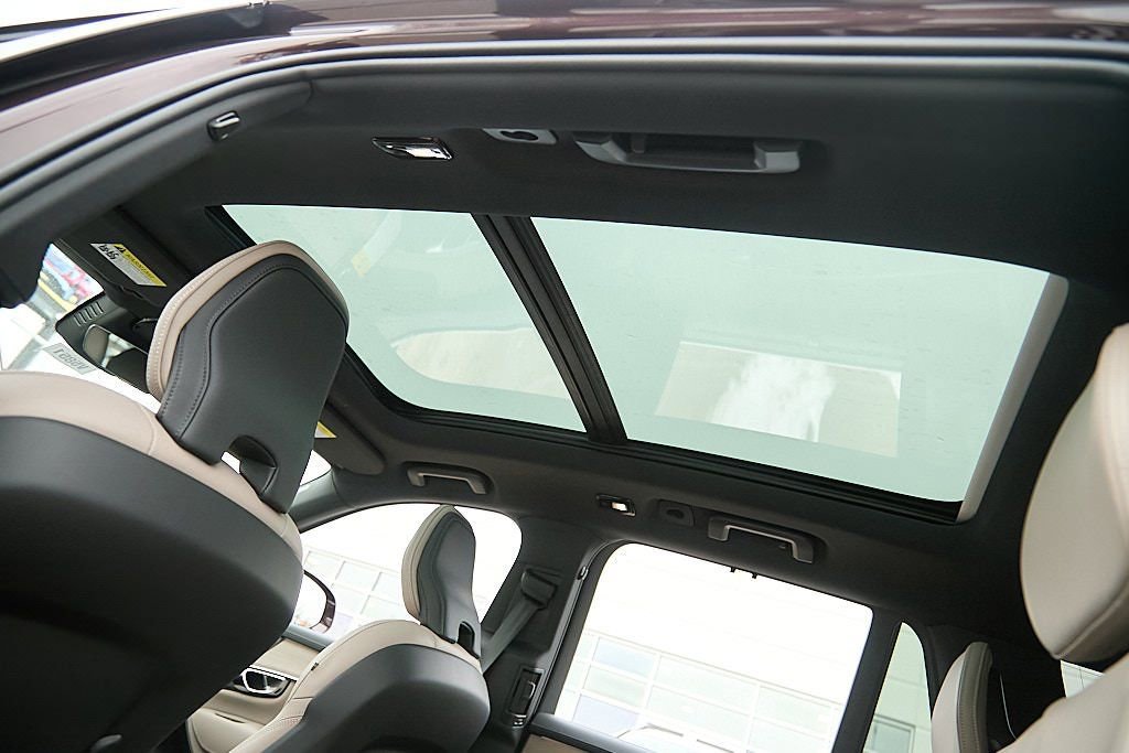 New 2026 Volvo XC90 T8 Ultra w/ Protection Package image 23