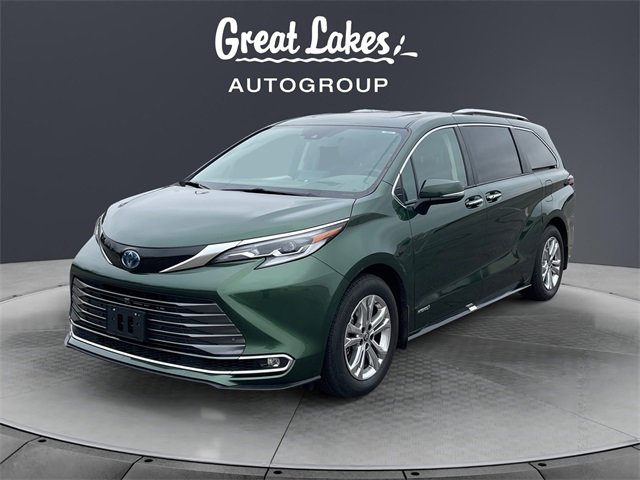 Used 2021 Toyota Sienna Platinum image 1