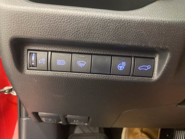 Used 2019 Toyota RAV4 XLE Premium w/ Cold Weather Package AWD/4WD image 18