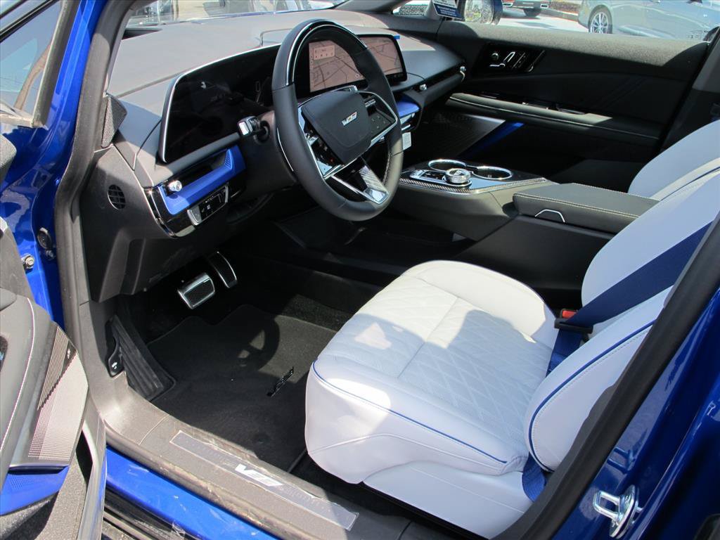 New 2027 Cadillac Optiq V w/ Deep Ocean Design Edition AWD/4WD image 11