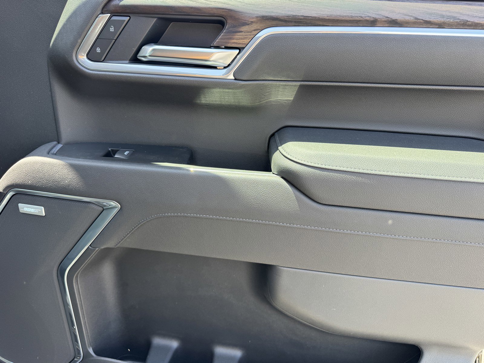 New 2026 GMC Sierra 1500 SLT AWD/4WD image 9