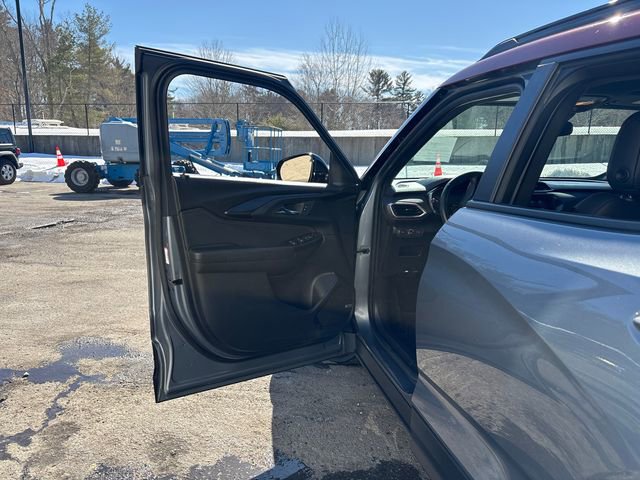 Used 2022 Chevrolet TrailBlazer RS w/ Technology Package image 23