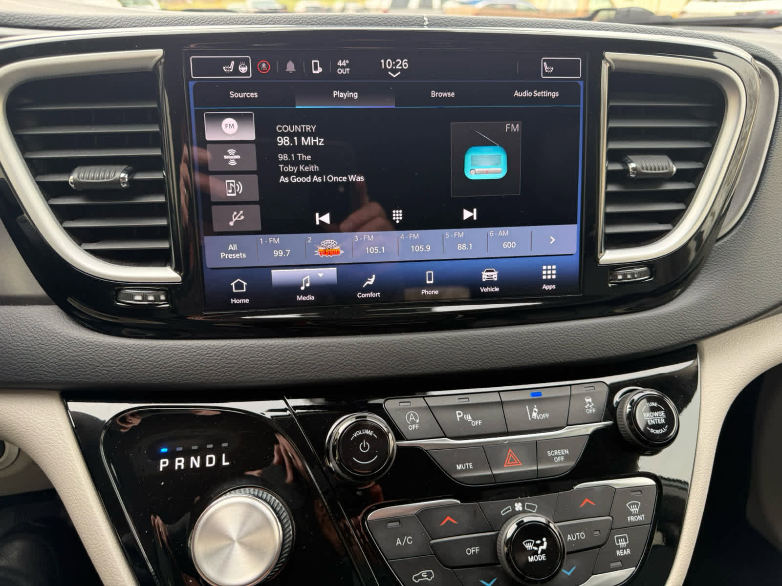 Used 2024 Chrysler Pacifica Touring-L FWD image 17