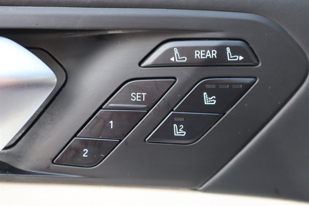 Used 2023 BMW X7 M60i w/ Executive Package AWD/4WD image 58
