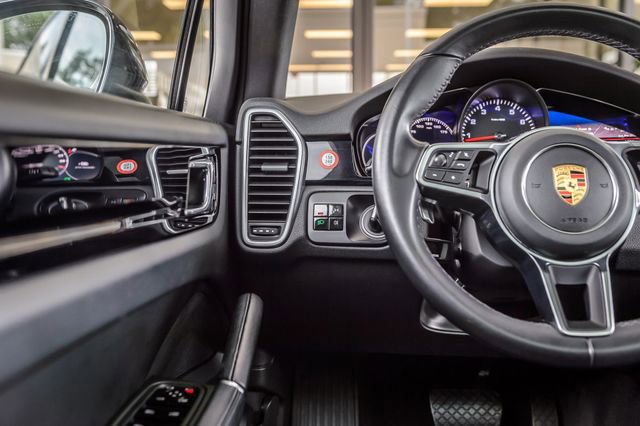 Used 2019 Porsche Cayenne image 27