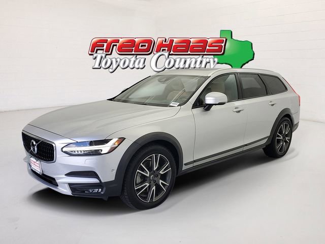 Used 2017 Volvo V90 T6 Cross Country image 1