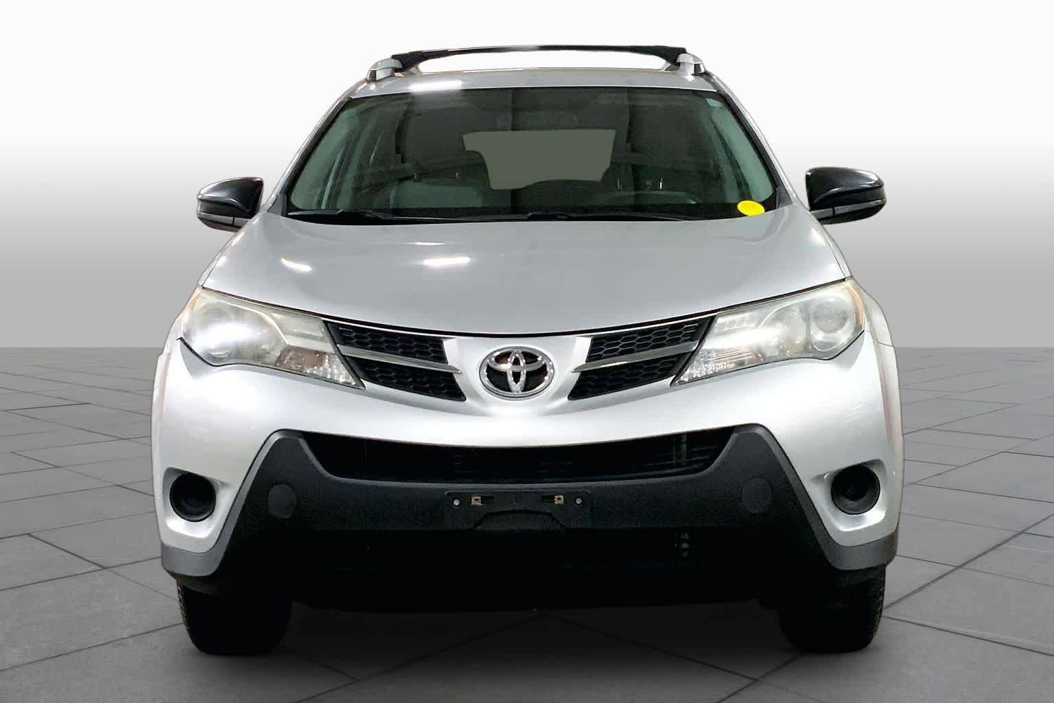 Used 2013 Toyota RAV4 LE AWD/4WD image 4