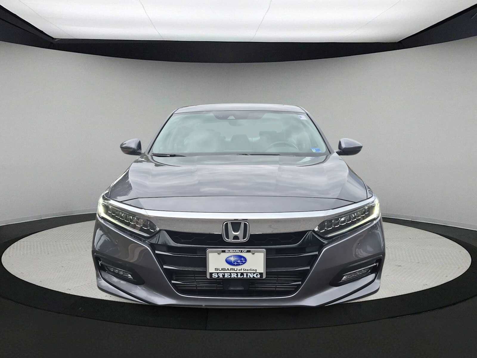 Used 2018 Honda Accord Touring image 3