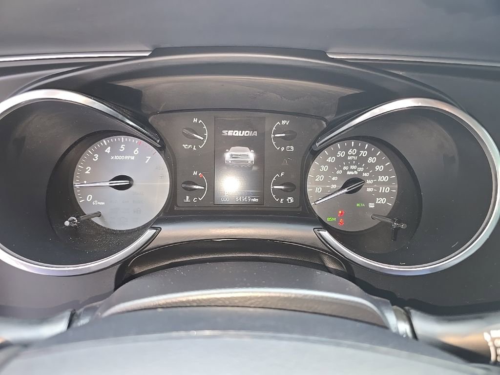Used 2019 Toyota Sequoia SR5 w/ Premium Package image 9