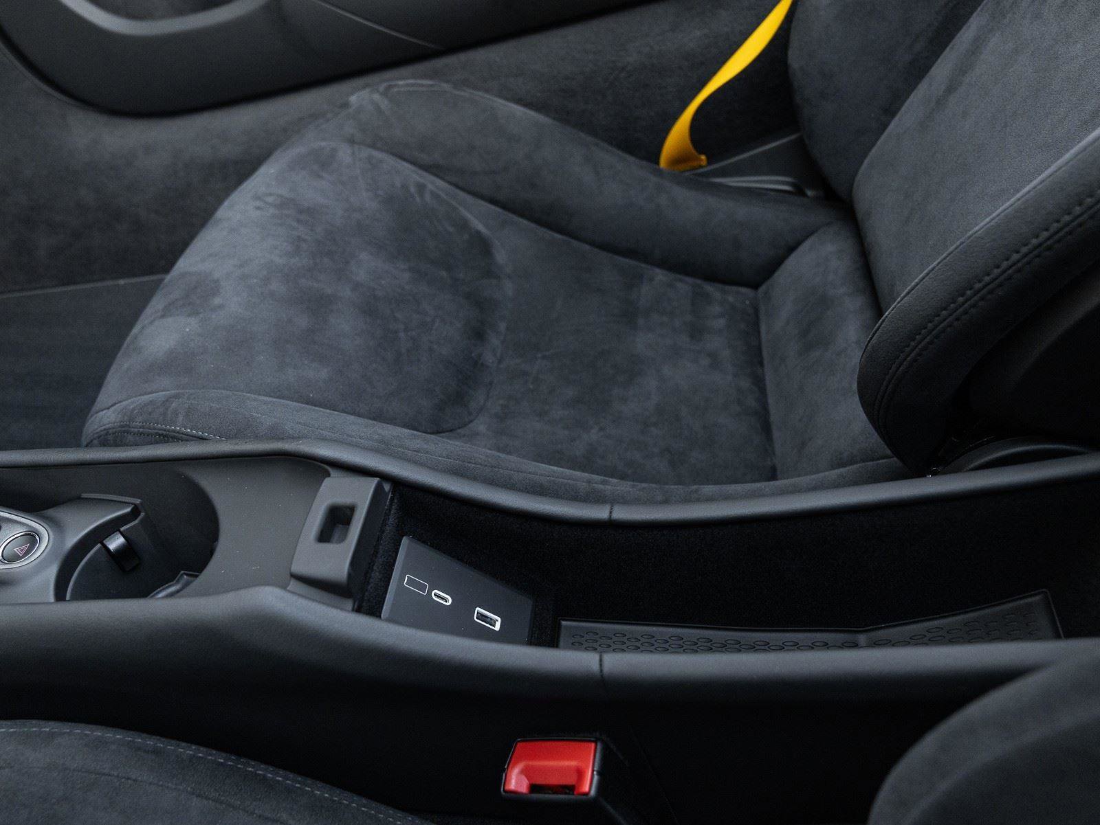 Used 2025 McLaren Artura Spider image 36