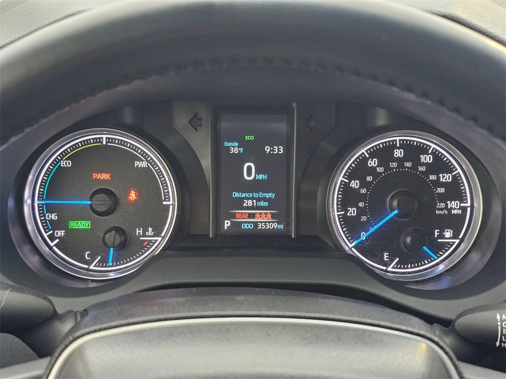 Used 2022 Toyota Venza LE image 29