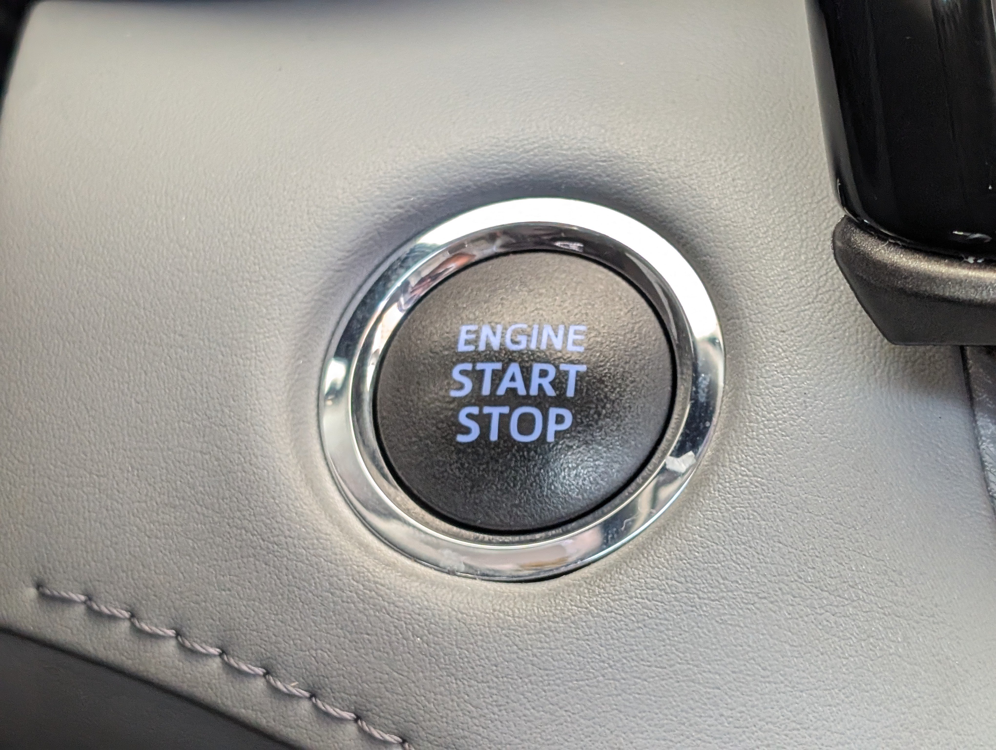 Used 2022 Toyota Highlander XLE AWD/4WD image 35